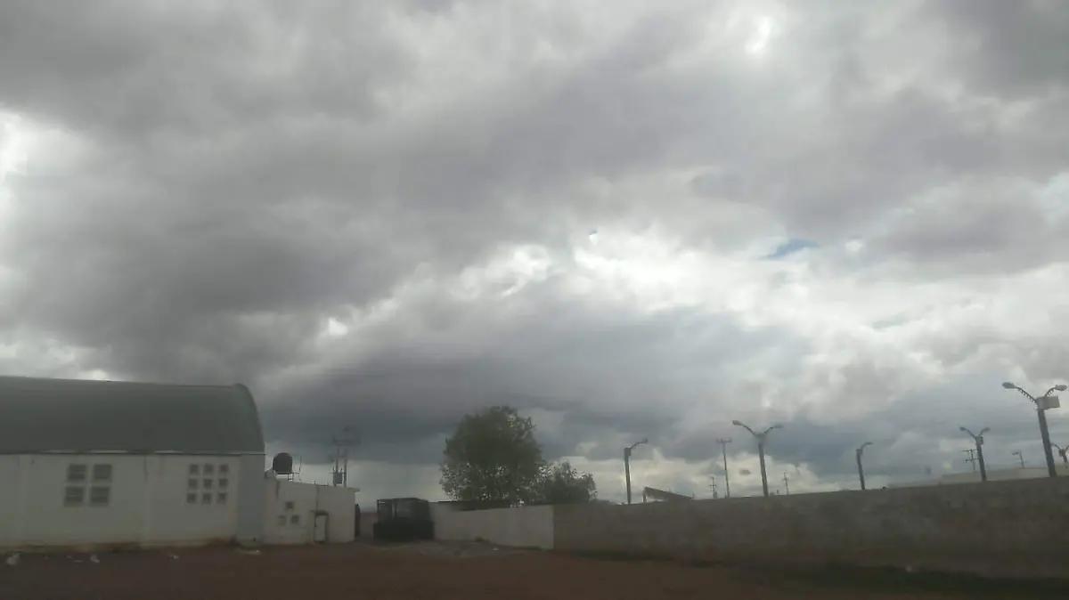 ¡No olvides el paraguas! Emiten alerta preventiva por pronóstico de lluvias en la capital del estado