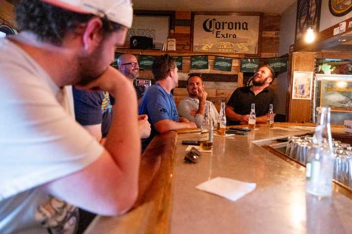 ‘An institution’: Regulars reflect on memories of beloved Kalamazoo bar as it closes