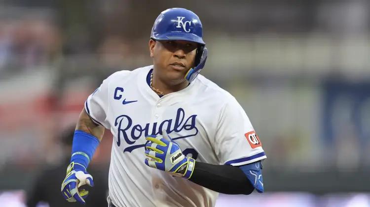 Reales de Kansas City frenan racha de 10 victorias de los Marineros con jonrón de Frazier