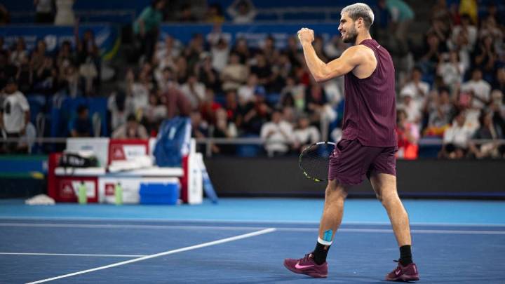 Carlos Alcaraz le ganó a Casper Ruud y define el ATP de Tokio contra Taylor Fritz
