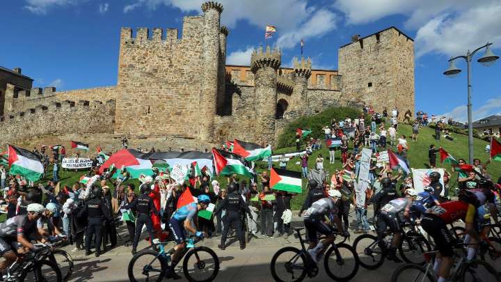 El Gobierno es partidario de que la Vuelta prohíba la participación de equipos israelíes; el PP defiende su derecho a participar