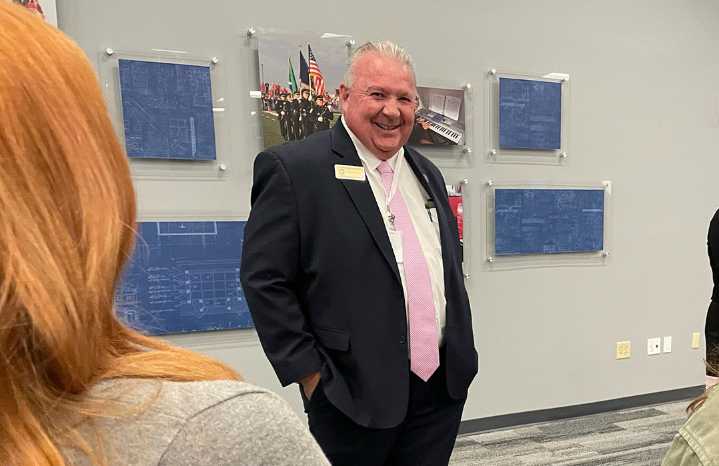 HSE School Board extends superintendent contract