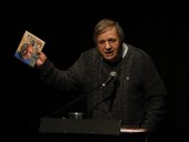 Exfrentista vinculado a Carrizal Bajo presentó libro del "comandante Ramiro" en polémico acto en el Parque Cultural de Valparaíso