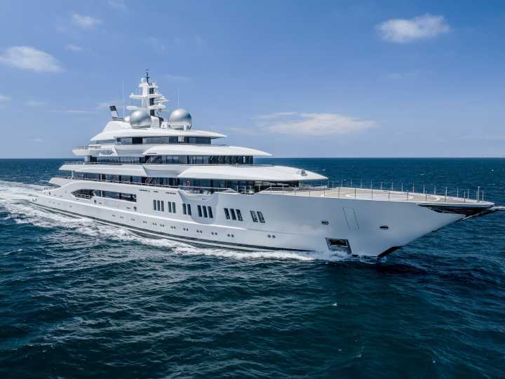 Así es por dentro el megayate que Estados Unidos subasta hoy por 120 millones de dólares y pertenecía a un oligarca ruso