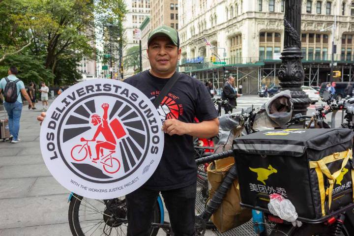 Deliveristas enfrentan a las apps en NYC: “No más despidos sin justificación” y apoyan proyecto de ley Intro 1332
