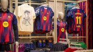 La expansión de camisetas del Barça en el 'top manta' amenaza las ventas oficiales de Nike