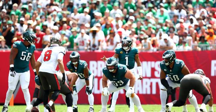 Eagles vs. Bucs: Third quarter score updates