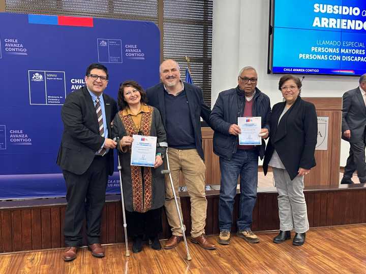 Personas Mayores y con Discapacidad reciben subsidios de arriendo en el Maule