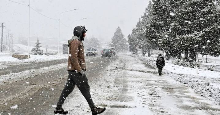 Alerta por nevadas, tormentas y lluvia en Neuquén y Río Negro este sábado: las zonas afectadas