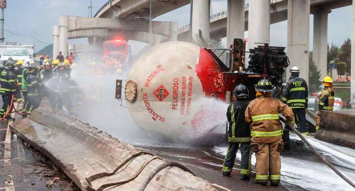 Aumenta cifra a 22 muertos por explosión de pipa de gas en CDMX