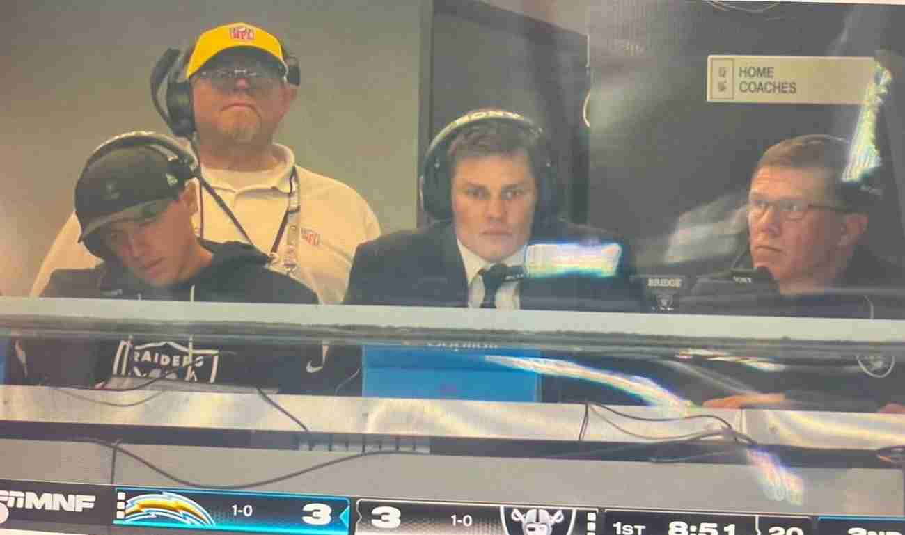 Brian Schottenheimer Confirms Cowboys’ Stance on Tom Brady Sitting in Raiders Coaching Booth Tom Brady has been spending too much time in the Las Vegas Raiders' camp. This has raised many questions ab