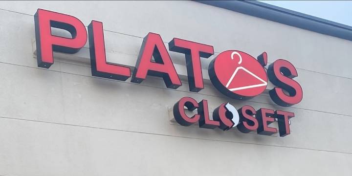 Suspect in custody after hold-up at Plato’s Closet