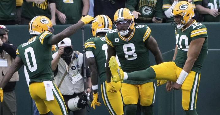 Josh Jacobs looks to extend his rushing TD streak to 12 games when Packers visit Browns