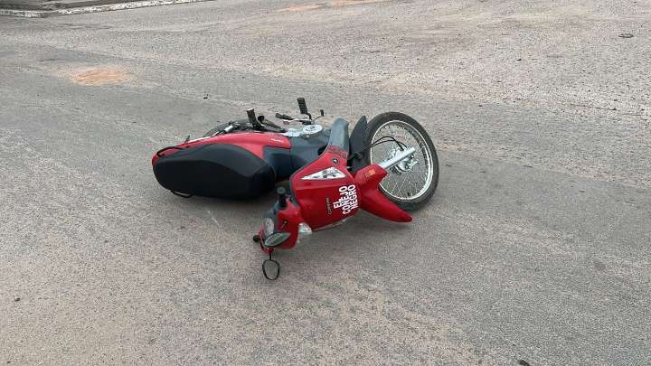 Colisión entre motocicleta y camioneta deja un conductor trasladado al hospital en Chepes
