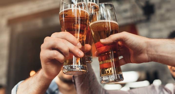 El 96% de personas que consume alcohol en exceso no cree tener un problema, advierte INSM