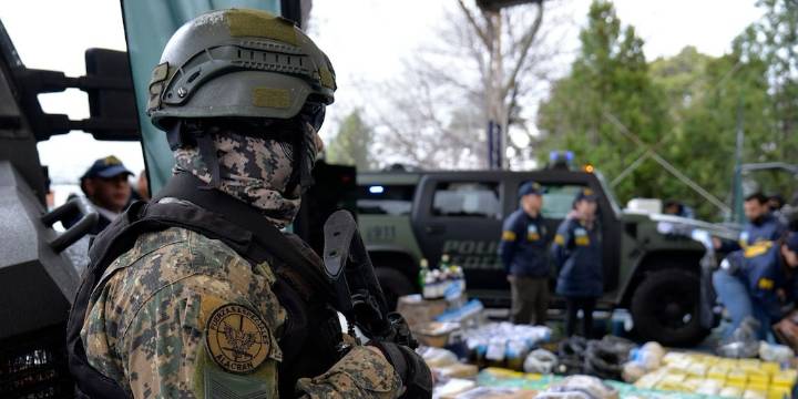 Secuestraron 500 kilos de cocaína ocultos en un torno tras una “entrega vigilada” por alta mar: iban a España