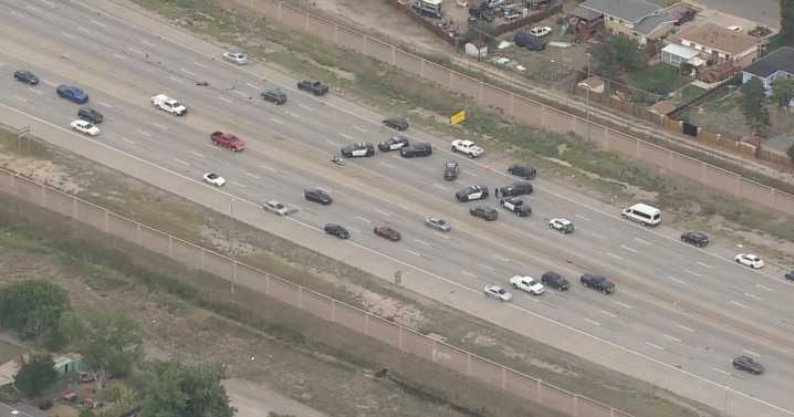 Woman killed in four-vehicle crash in Aurora Friday; northbound I-225 shut down at Smith Rd, police say