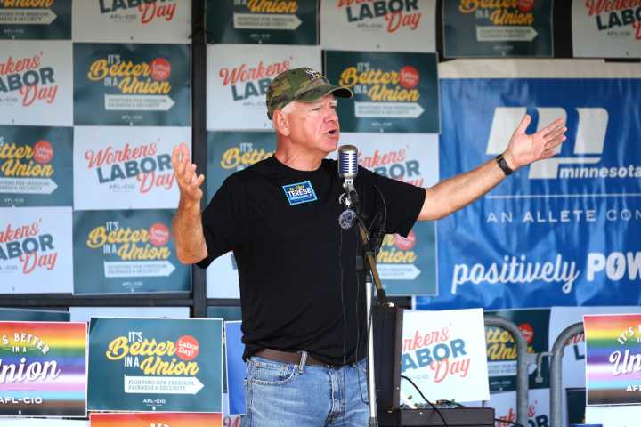 Walz, Klobuchar praise organized labor at annual Duluth picnic