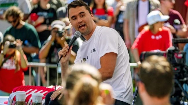 Asesinan en un evento en una universidad de EE.UU. a Charlie Kirk, comentarista conservador y aliado de Trump
