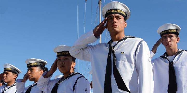 Acto de justicia: el Estado salda una deuda con seis oficiales de la Armada