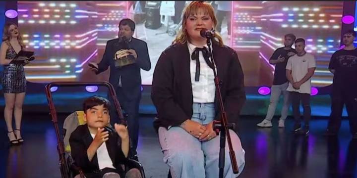 Su hijo nació con síndrome de Jacobsen y la solidaridad premió su arte en el programa de Guido Kaczka