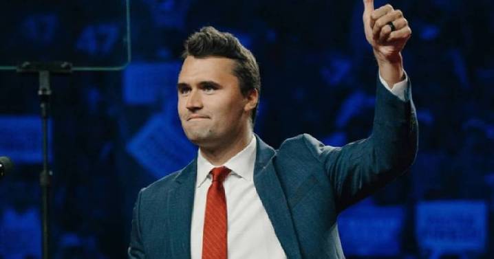 EE.UU. podría vetar la entrada a extranjeros que celebren la muerte de Charlie Kirk