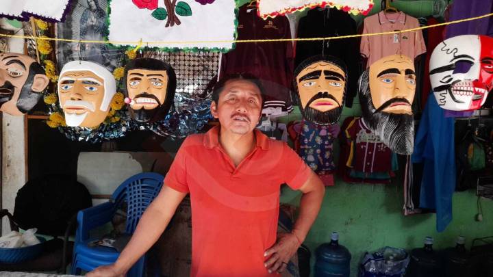 Los rostros de las personas en la calle me inspiran a crear una máscara de Xantolo: Artesano