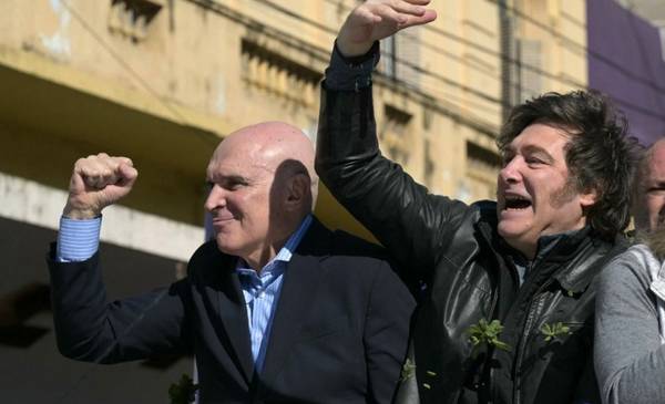 Milei salió a defender a Espert por su vínculo con un acusado narco: "Chimento"