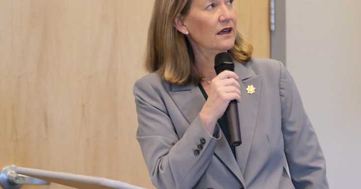Arizona attorney general hears health insurance gripes