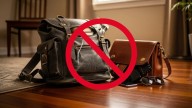 No lo hagas: por qué no hay que dejar las mochilas, carteras o bolsos en el piso, según el Feng Shui