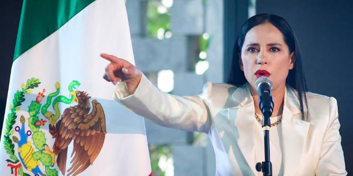 Sandra Cuevas acepta que tuvo “una relación efímera” con El Choko, líder de La Chokiza