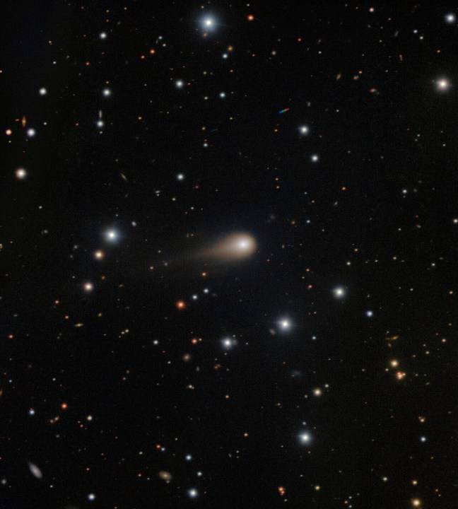 Telescope reveals a growing tail on the comet that's visiting from another star