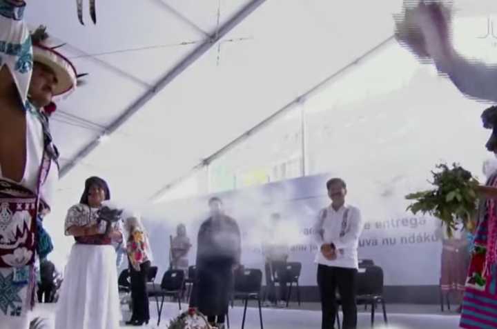 Reciben Bastón de Mando ministros electos previo a su toma de protesta