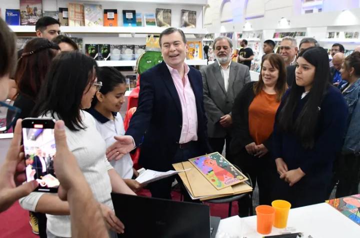 El gobernador Zamora hizo un recorrido por la Feria del Libro en el Fórum Centro de Convencione