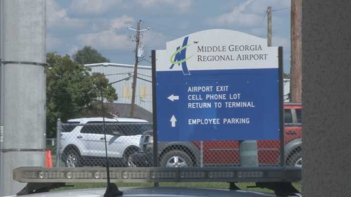 Travelers disappointed after Spirit Airlines announces they're cancelling plans to fly out of Macon
