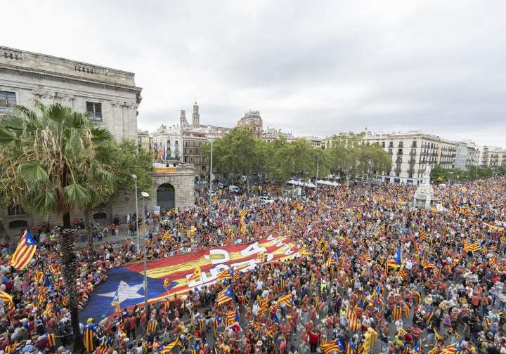 El independentismo, en caída libre, llama a desobedecer las sentencias sobre el catalán