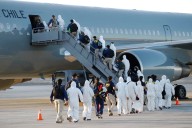 Deportan desde Chile a 65 extranjeros con destino a Colombia y República Dominicana