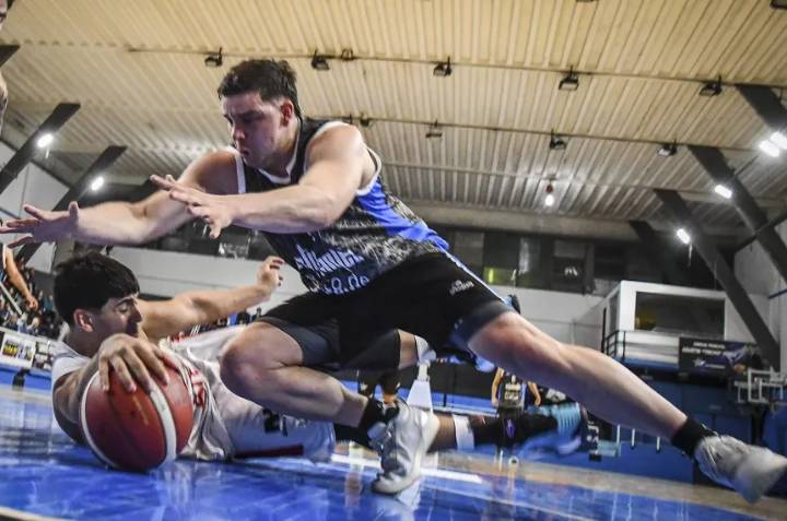 Tres invictos en el Pre Federal de Básquet
