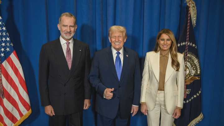 A Casa Branca tarda catro días en compartir a foto de Trump e o rei Filipe VI