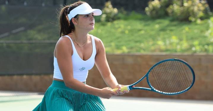 Ellie Johnson draws from aunt to lead Greensboro Day tennis