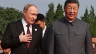 Putin y Xi Jinping hablan sobre vivir 150 años con trasplantes de órganos durante desfile militar en China