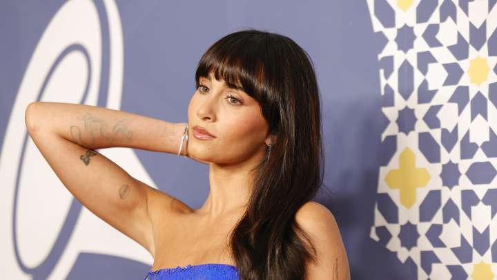 Aitana celebra sus nominaciones a los Latin Grammy en Islandia, el escenario de su historia con Yatra