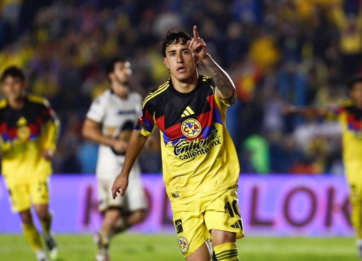 América remonta y termina aplastando a Pumas por 4