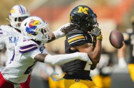 Deadspin | Missouri surges past Kansas for Border War victory