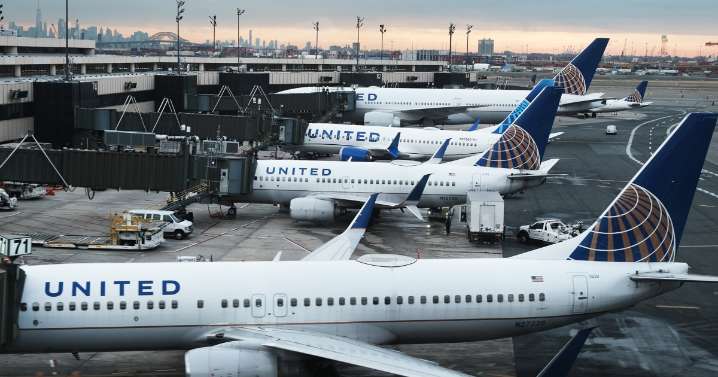 United Airlines flights grounded nationwide for 30 minutes due to 'connectivity issue'