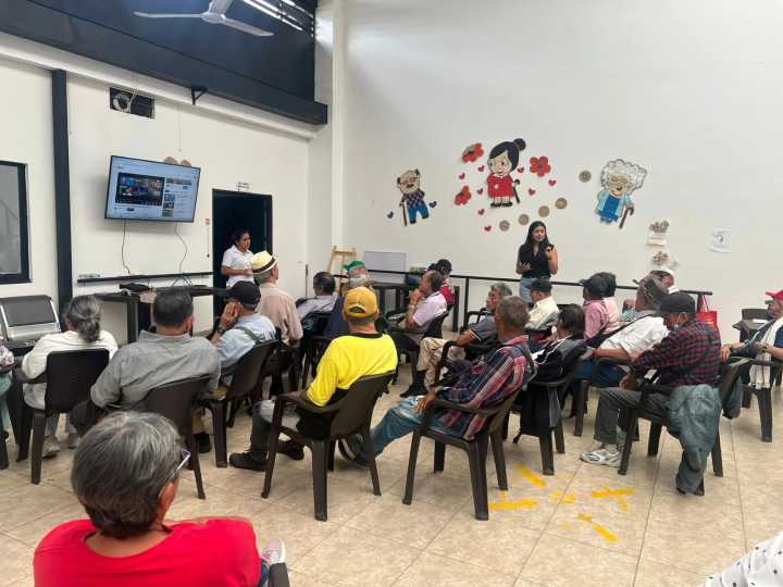 Adultos mayores del Quindío se digitalizan con el programa ‘50 Plus’ en ciberseguridad