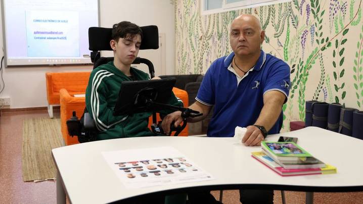 La vuelta al cole de Guille tras casi dos años recuperándose de un grave accidente