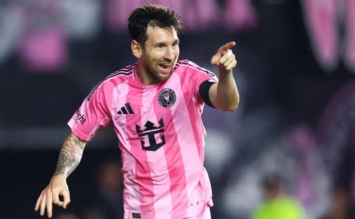 Video: Lionel Messi scores fantastic brace vs NYCFC to help Inter Miami qualify for 2025 MLS Cup Playoffs