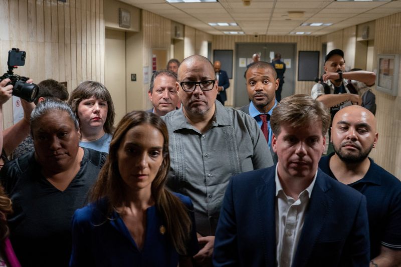 New York Democratic politicians arrested at ICE jail in Manhattan