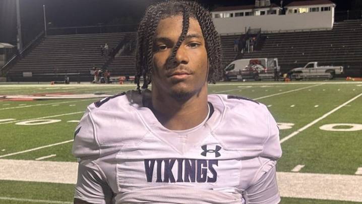 Eastern's football earns another tight victory, Cook plays key role